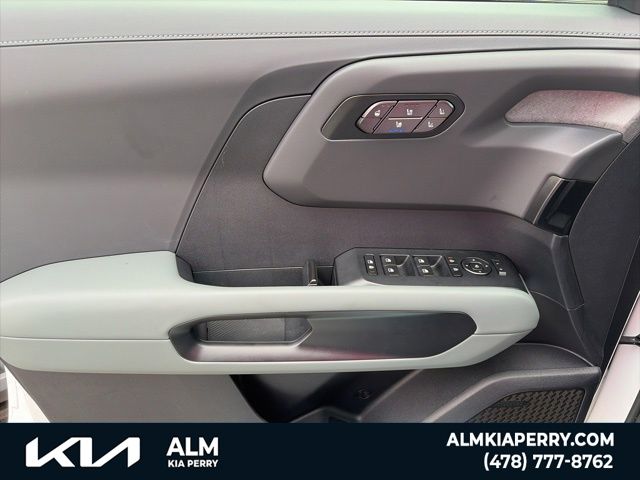 New 2027 Glacial White Pearl Kia X-LINE SX image 11