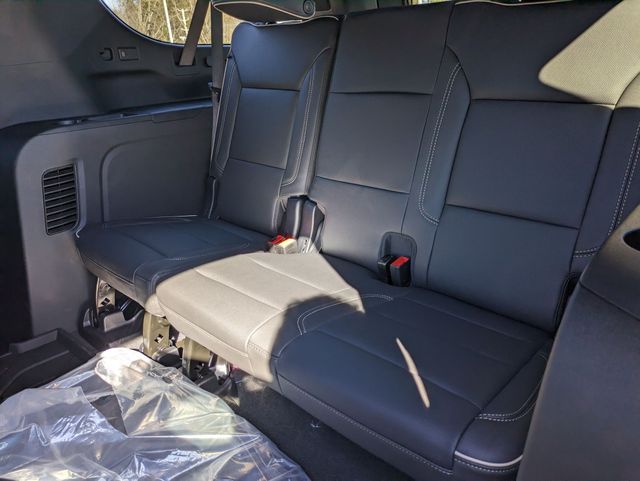 2025 Chevrolet Suburban Premier photo