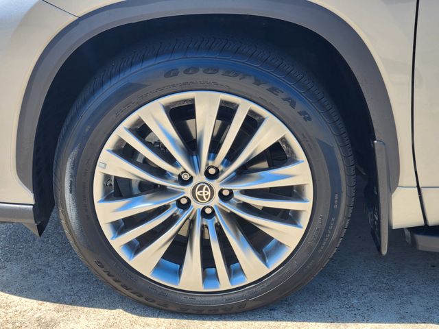 2025 Toyota Highlander Platinum Silver at Don McGill Toyota