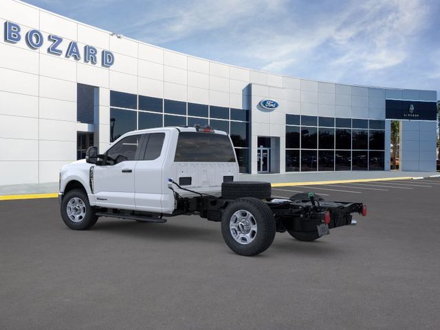 2026 Oxford White Ford Super Duty F-350 SRW XLT 168 WB 4X4 Chassis