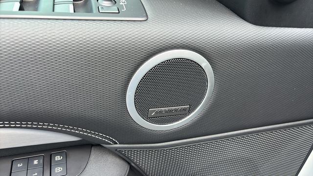 Used 2026  Land Rover Gemini Edition image 38