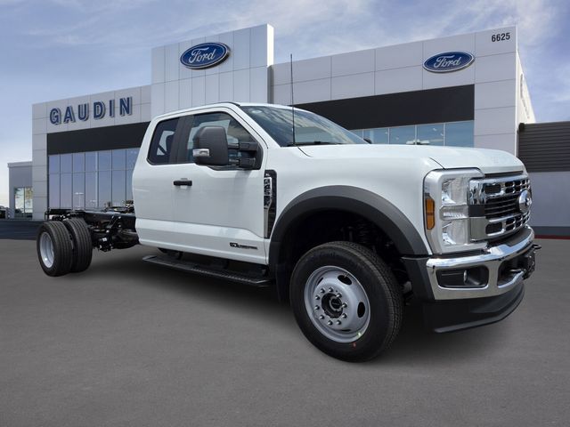 2025 Ford Super Duty F-450 Chassis SuperCab (DRW)