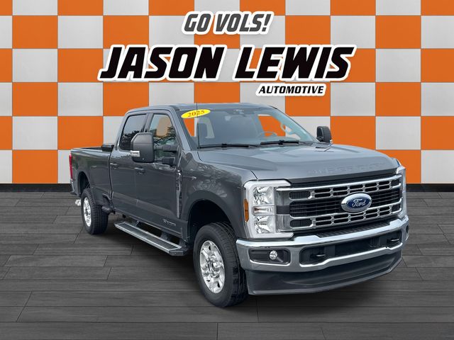 2025 Ford F-250 Super Duty XLT Crew Cab 4WD