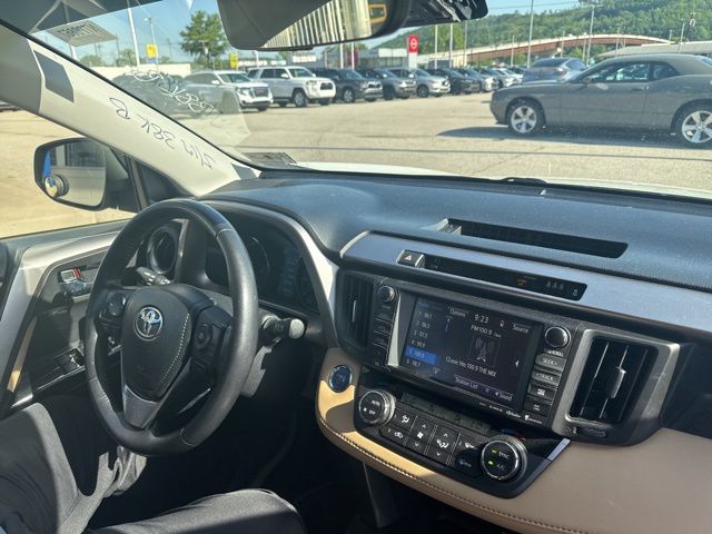 2017 Toyota RAV4 Hybrid Limited photo