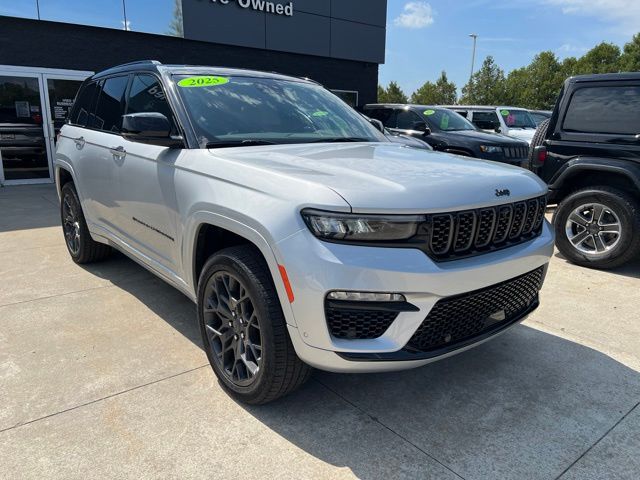 2025 Jeep Grand Cherokee Summit 4WD