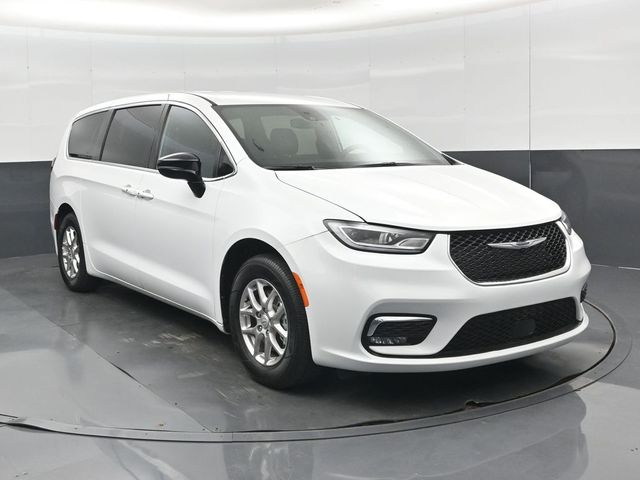 Bright White Clearcoat 2026 Chrysler Pacifica Minivan Front-Wheel Drive 9-Speed Automatic