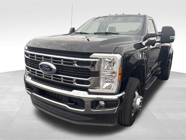 Agate Black Metallic 2024 Ford F-350 Super Duty Pickup Truck Four-Wheel Drive Automatic