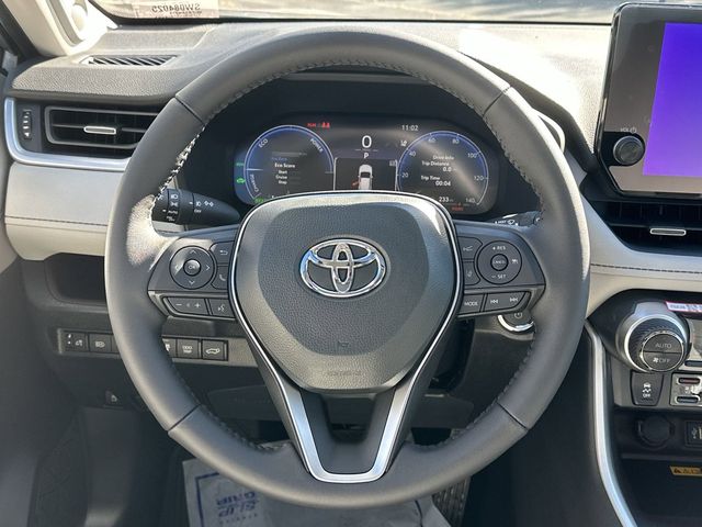 2025 Toyota RAV4 Hybrid Limited 8