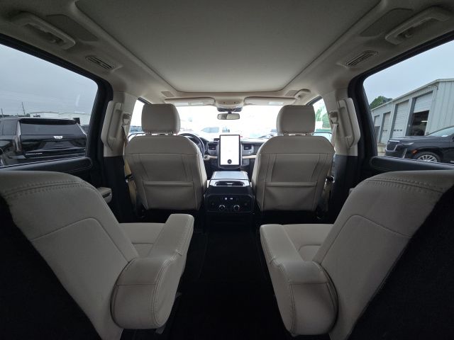 2023 Ford Expedition Platinum:168660A