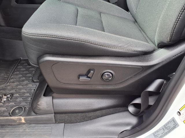 Used 2021 White Ram Big Horn/Lone Star image 23