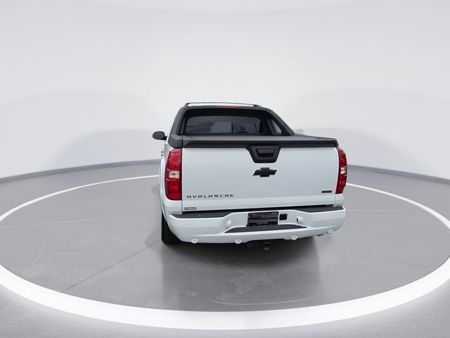 Used 2011 White Chevrolet LT image 7