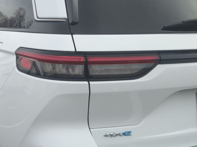 Used 2022 White Jeep 4xe image 21