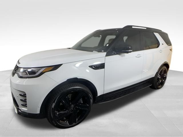 2025 Land Rover Discovery Dynamic SE 3