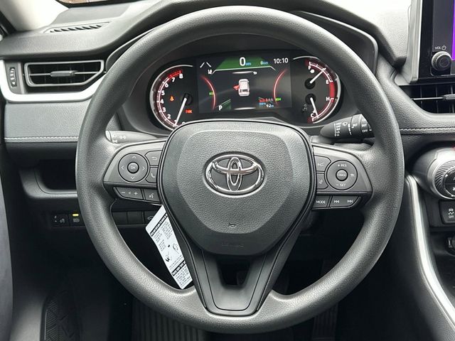 2024 Toyota RAV4 XLE 8