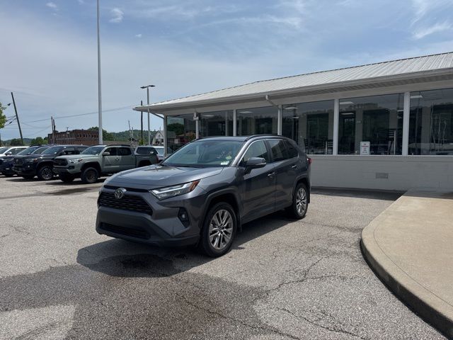 2022 Toyota RAV4 XLE Premium photo