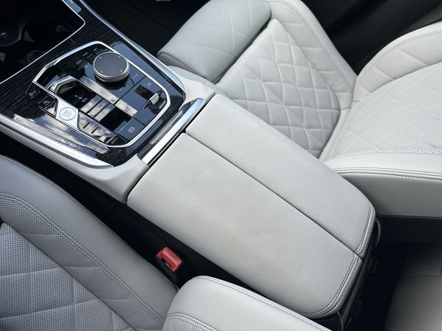 Used 2025 Gray BMW sDrive40i image 21