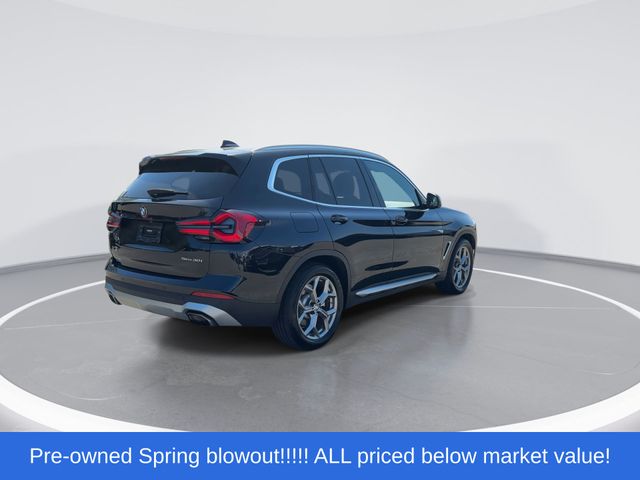 Used 2022 Black Sapphire Metallic BMW sDrive30i image 7