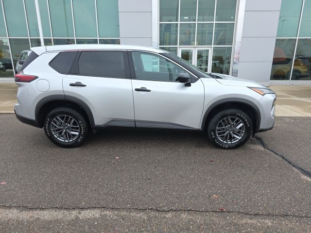 2024 Nissan Rogue S - Brilliant Silver Metallic exterior view 4