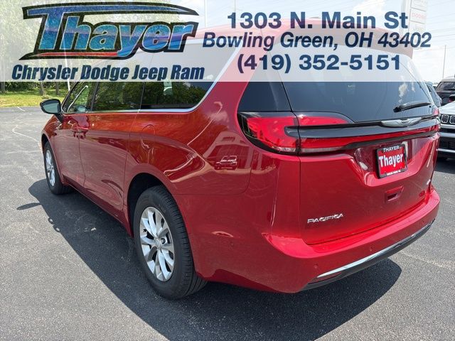 New 2025 Chrysler Pacifica Select 4D Passenger Van