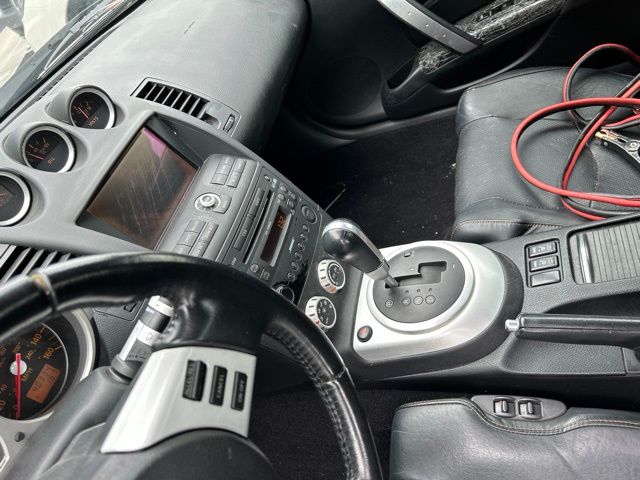 Used 2006 Red Nissan Touring image 13