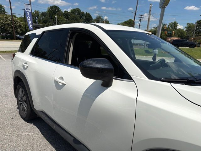 Used 2025 White Nissan S image 7