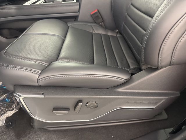 2025 Avalanche Ford Super Duty F-250 SRW Platinum 4X4 Truck
