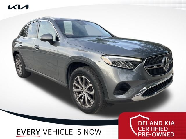 2023 Mercedes-Benz GLC GLC 300's photo