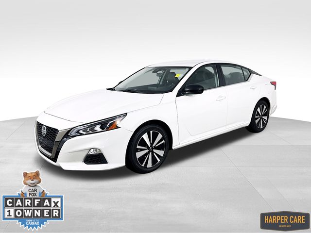 Glacier White 2022 Nissan Altima Sedan Front-Wheel Drive Continuously Variable Transmission