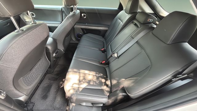 Used 2023 Gray Hyundai SEL image 19