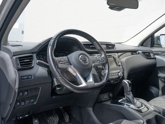Used 2020 Silver Nissan SV image 4