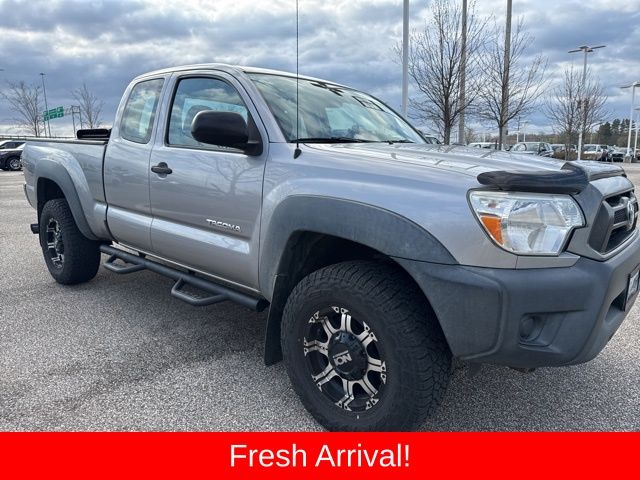 Silver Sky Metallic 2014 Toyota Tacoma PreRunner Access Cab SB Pickup Truck 4X2 Automatic