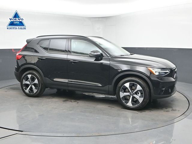 Onyx Black 2026 Volvo XC40 B5 Plus AWD SUV / Crossover All-Wheel Drive Automatic