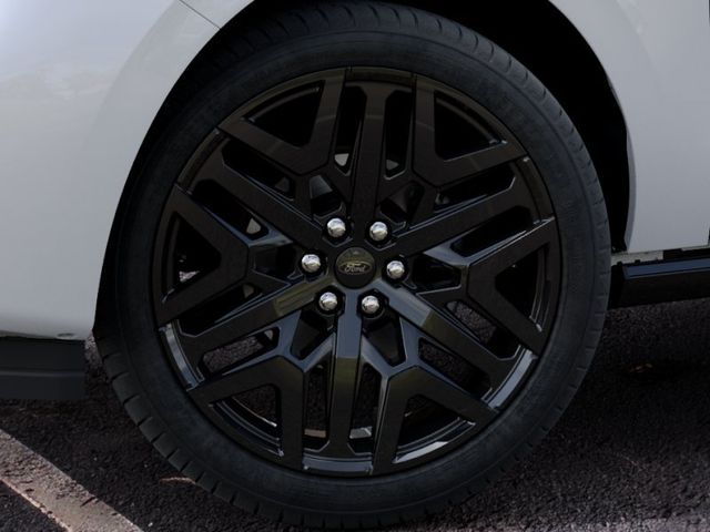 New 2027 White Ford Platinum image 19