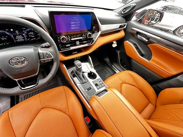 new 2026 Toyota Highlander Hybrid car