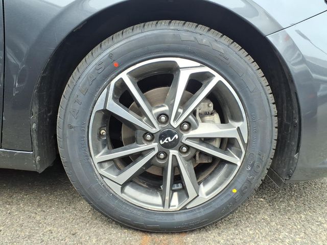 2023 Kia Forte - Image 7