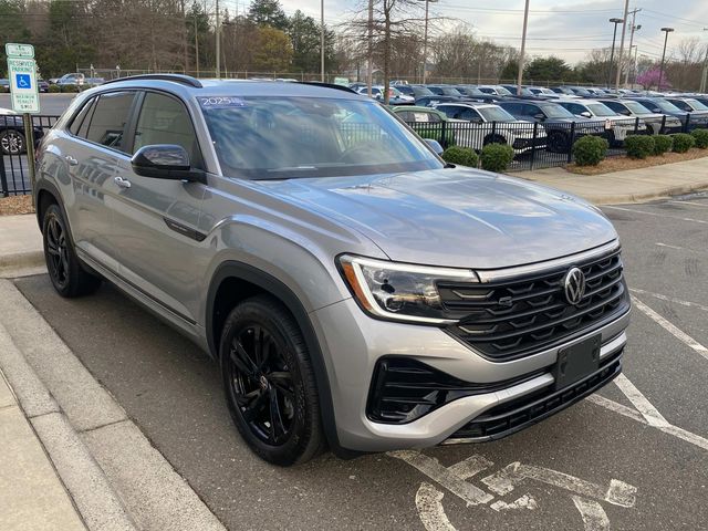 2025 Volkswagen Atlas Cross Sport SEL R-Line Black 4Motion