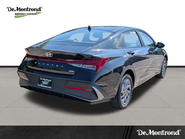 2026 Hyundai Elantra Hybrid Blue - 4