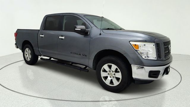 2019 Nissan Titan SV - 6