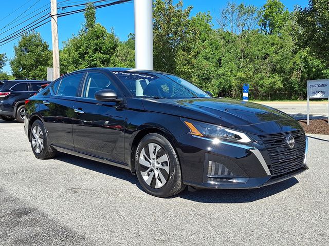 2024 Nissan Altima 2.5 S Black at South Hills Kia