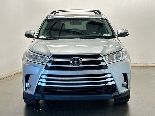 2017 Toyota Highlander SE Silver at Rochrich Mazda