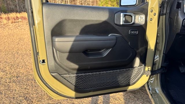 new 2025 Jeep Gladiator car, priced at $40,525