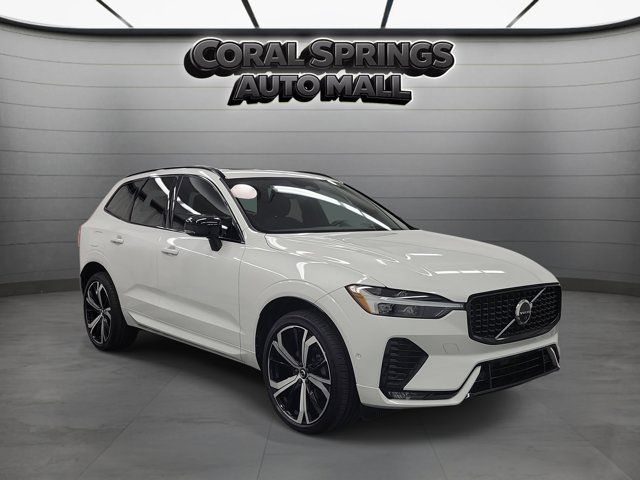 2022 Volvo XC60 B5 R-Design