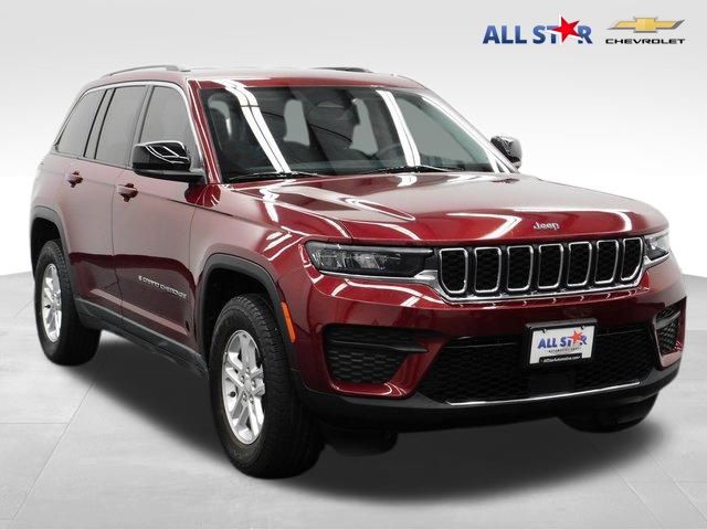 2023 Jeep Grand Cherokee Laredo RWD