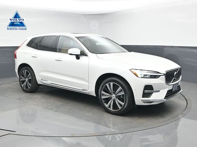 Crystal White 2023 Volvo XC60 B5 Ultimate Bright Theme AWD SUV / Crossover All-Wheel Drive Automatic