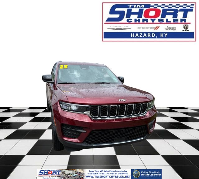 Velvet Red Pearlcoat 2023 Jeep Grand Cherokee SUV / Crossover Four-Wheel Drive 8-Speed Automatic