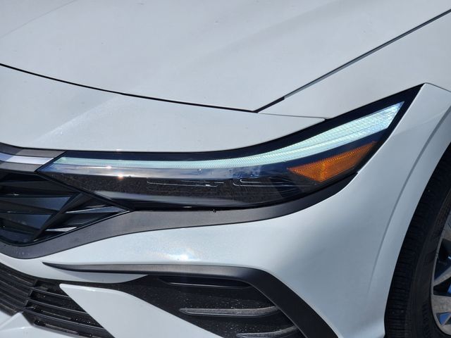 Used 2025 Hyundai Elantra Hybrid Sedan