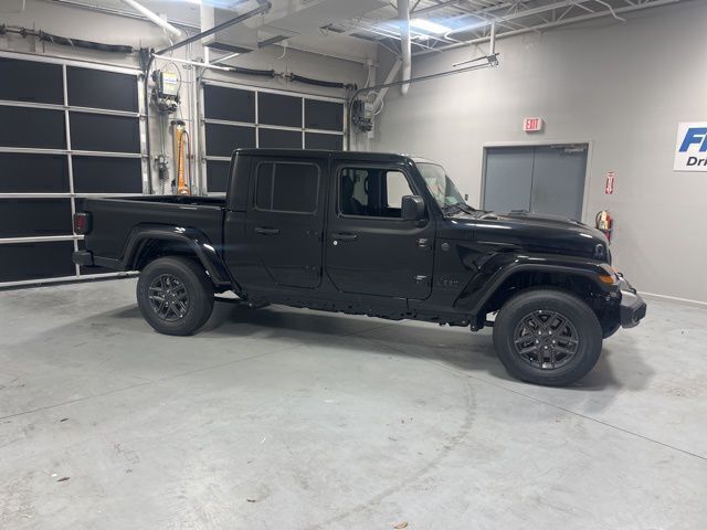 2025 Jeep Gladiator Sport S Crew Cab 4WD