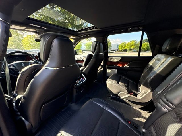 Used 2021 Black Lincoln Reserve image 18