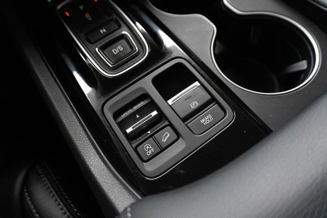 Used 2025 Honda Pilot SUV
