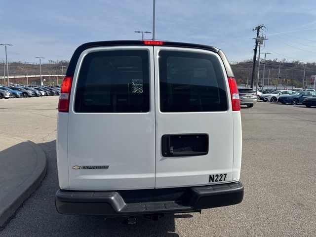 2022 Chevrolet Express 3500 Work Van photo